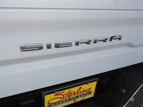New 2026 GMC Sierra 1500 SLT image 17