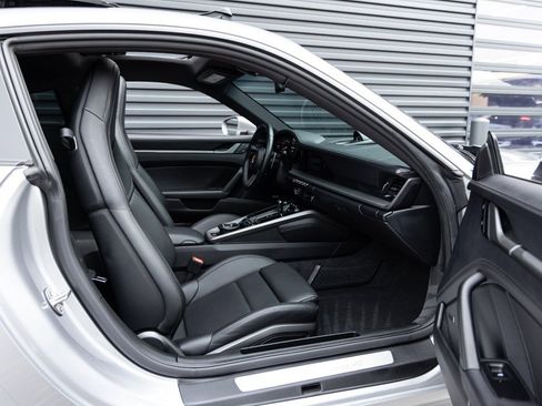 Used 2024 Porsche 911 Carrera 4 w/ Sport Package image 31