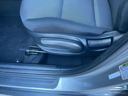 Used 2025 Kia Soul LX w/ LX Technology Package image 22