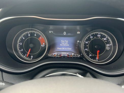 Used 2019 Jeep Cherokee Limited image 11