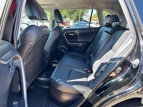 Used 2021 Toyota RAV4 XLE Premium AWD/4WD image 21