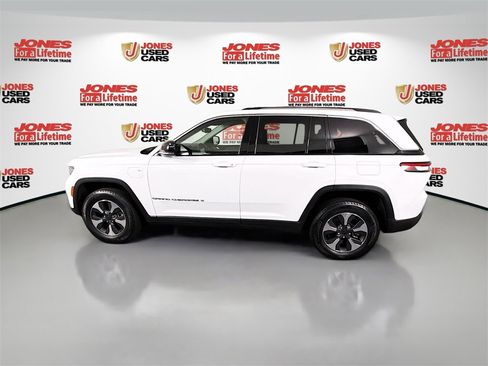 Used 2023 Jeep Grand Cherokee 4WD 4xe image 16