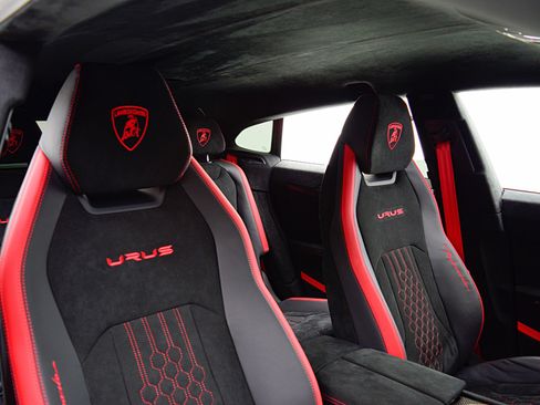 Used 2024 Lamborghini Urus Performante image 34