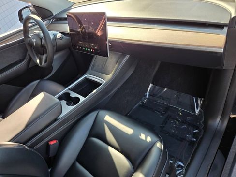 Used 2023 Tesla Model Y Long Range AWD/4WD image 22