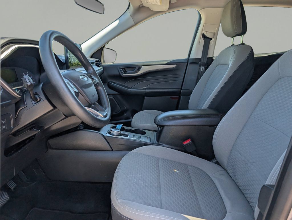 Used 2022 Ford Escape SE FWD image 17