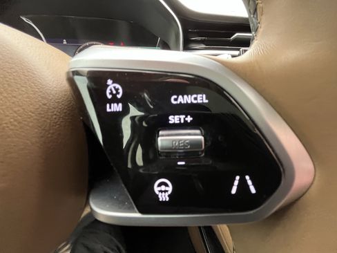 Used 2021 Jaguar F-PACE S image 20