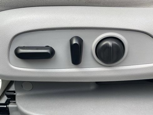 Used 2021 GMC Acadia SLE w/ Driver Convenience Package image 31