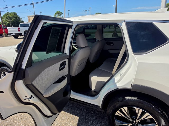 Used 2021 Nissan Rogue SV FWD image 15