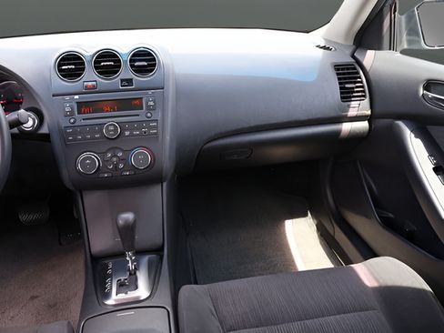 Used 2010 Nissan Altima 2.5 S FWD image 15