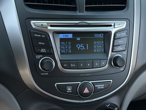 Used 2017 Hyundai Accent SE FWD image 11