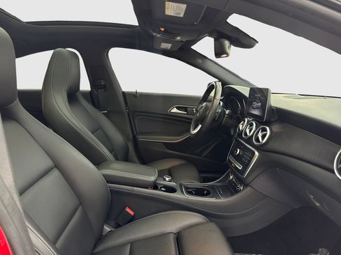 Used 2019 Mercedes-Benz CLA 250 image 40
