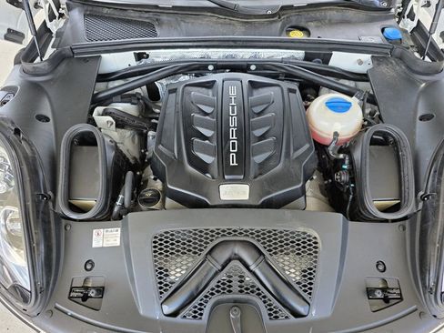 Used 2016 Porsche Macan S image 33