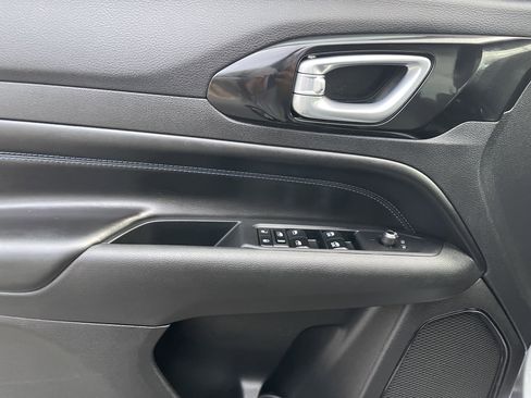 New 2026 Jeep Compass Latitude image 14