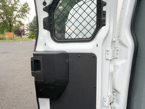 Used 2018 Ford Transit 250 130 Low Roof RWD image 21