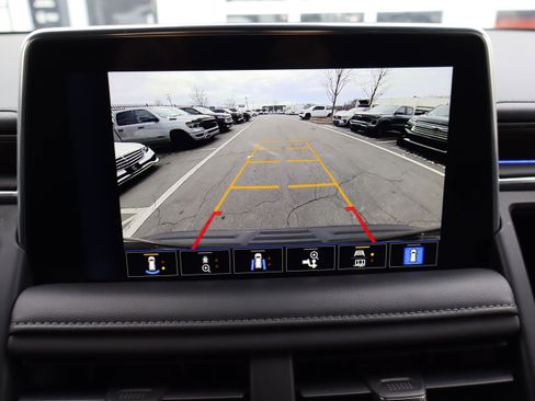 Certified 2023 Chevrolet Suburban Z71 w/ Luxury Package image 28