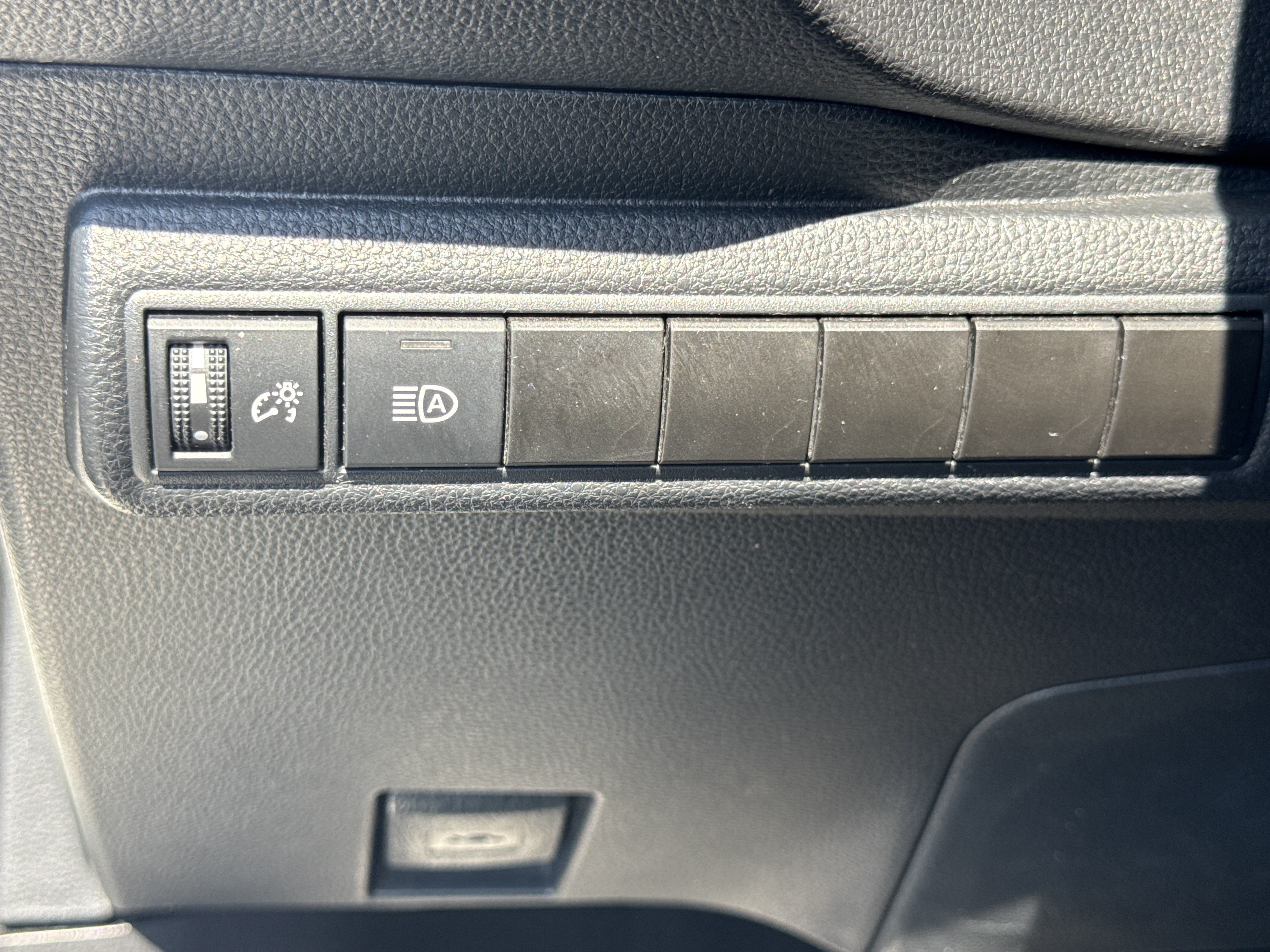 Used 2024 Toyota Corolla LE FWD image 31