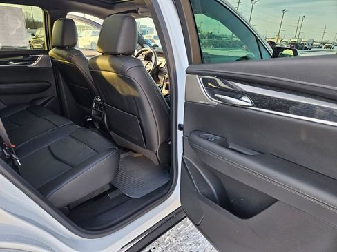 Used 2021 Cadillac XT5 Premium Luxury image 25