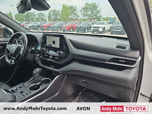 Used 2023 Toyota Highlander XSE AWD/4WD image 37