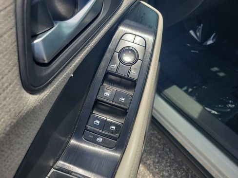 Certified 2022 Nissan Rogue SV FWD image 12