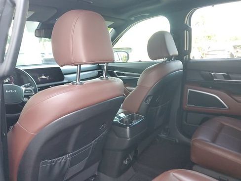Certified 2023 Kia Telluride EX w/ EX Captain's Chair Package FWD image 10