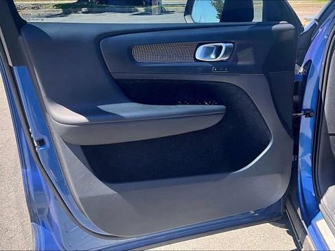 Used 2020 Volvo XC40 T4 R-Design w/ Protection Package Premier FWD image 23