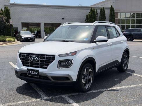Used 2025 Hyundai Venue SEL FWD image 23
