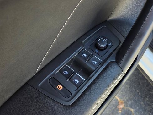 Certified 2024 Volkswagen Tiguan SE AWD/4WD image 19