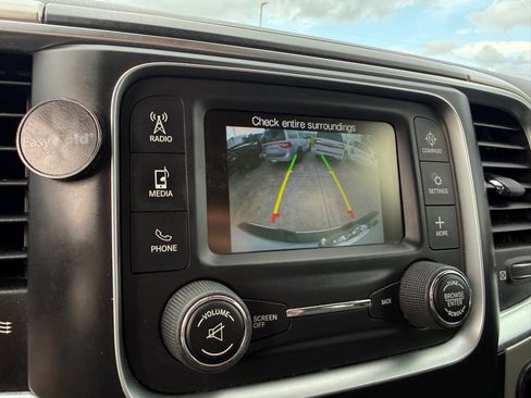 Used 2018 RAM 2500 SLT image 22