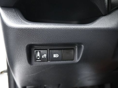 Used 2019 Toyota RAV4 LE FWD image 24