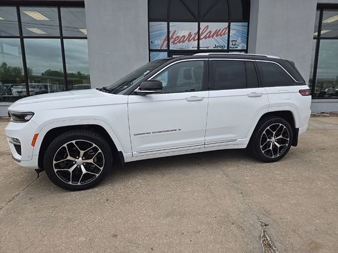 Used 2022 Jeep Grand Cherokee Summit AWD/4WD image 4