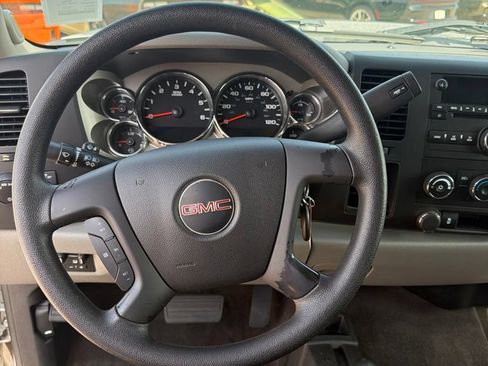 Used 2013 GMC Sierra 2500 W/T w/ Work Truck Preferred Package AWD/4WD image 13