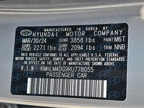 Used 2024 Hyundai Elantra SEL FWD image 29