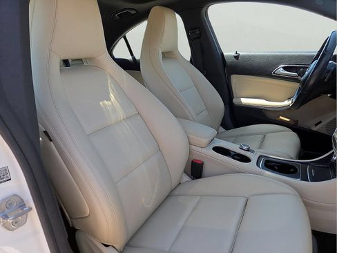 Used 2018 Mercedes-Benz CLA 250 4MATIC image 9