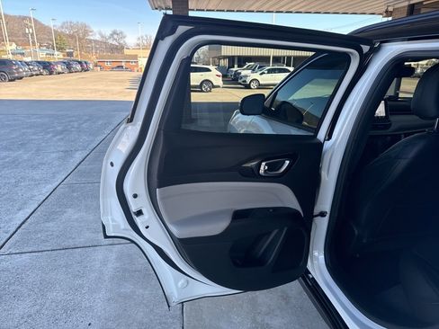 Used 2024 Jeep Compass Limited w/ Elite Group image 17