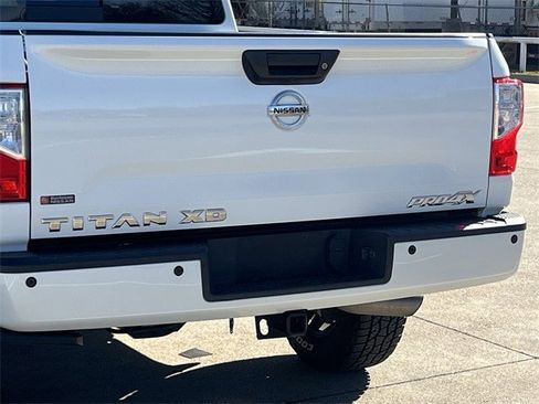 Used 2019 Nissan Titan PRO-4X w/ Pro-4x Convenience Package image 7