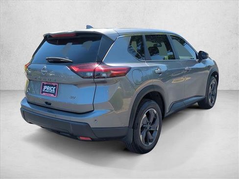 Used 2024 Nissan Rogue SV FWD image 5