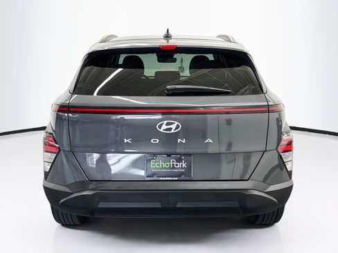 Used 2025 Hyundai Kona SEL FWD image 7