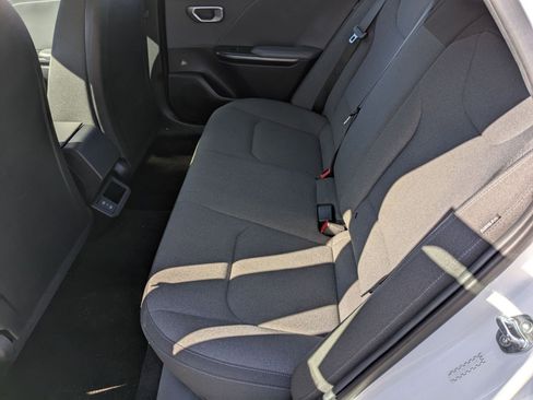 Used 2025 Kia K4 FWD image 25