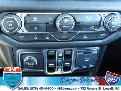 New 2025 Jeep Gladiator Sport image 33