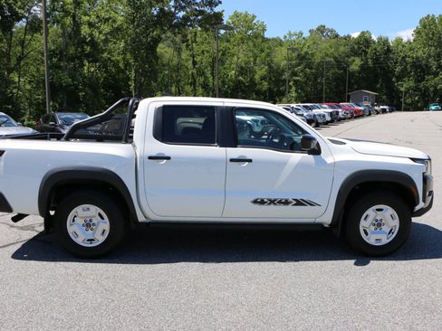 Used 2024 Nissan Frontier SV w/ Hardbody Edition AWD/4WD image 8