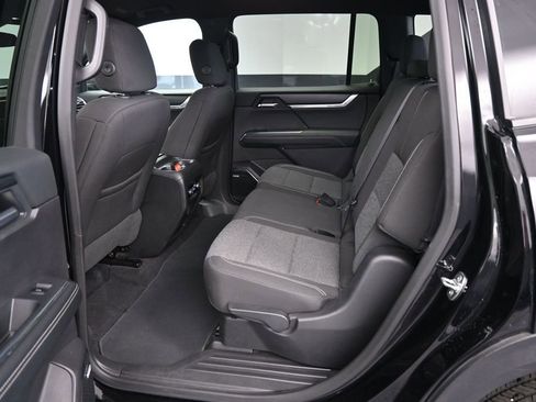 Used 2025 GMC Acadia Elevation FWD image 17