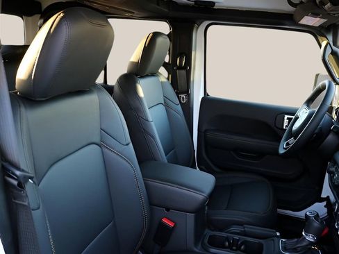 New 2026 Jeep Gladiator Sport image 18