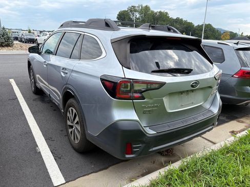 Used 2022 Subaru Outback Premium AWD/4WD image 4
