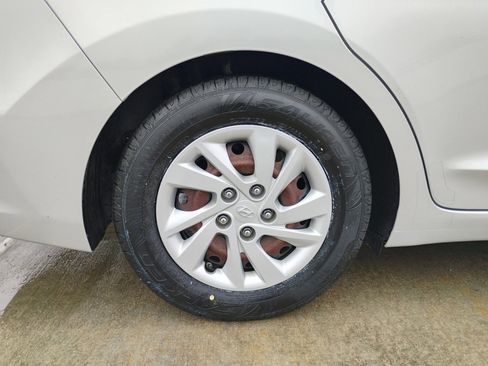 Used 2018 Hyundai Elantra SE FWD image 27