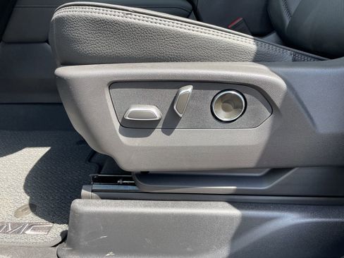 New 2026 GMC Yukon Denali w/ Denali Reserve Package image 12