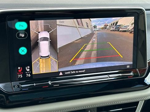 Used 2024 Volkswagen Atlas Cross Sport SEL Premium R-Line image 23