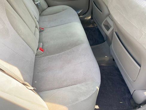 Used 2011 Toyota Camry LE FWD image 8