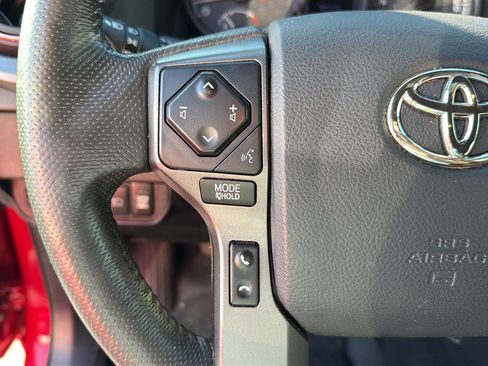 Used 2018 Toyota Tacoma TRD Sport AWD/4WD image 21