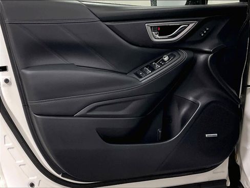 Used 2023 Subaru Forester Touring image 9