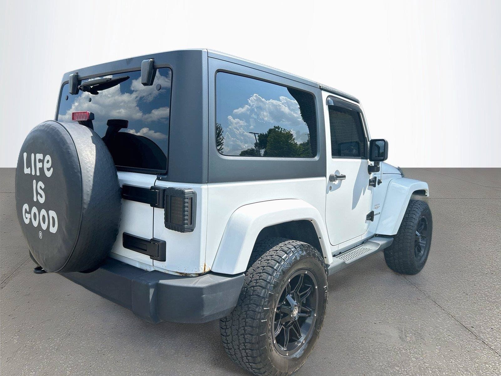 Used 2014 Jeep Wrangler Sahara w/ Connectivity Group AWD/4WD image 4